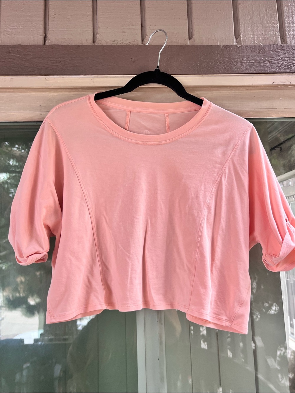 Lululemon cropped shirt sleeve top
